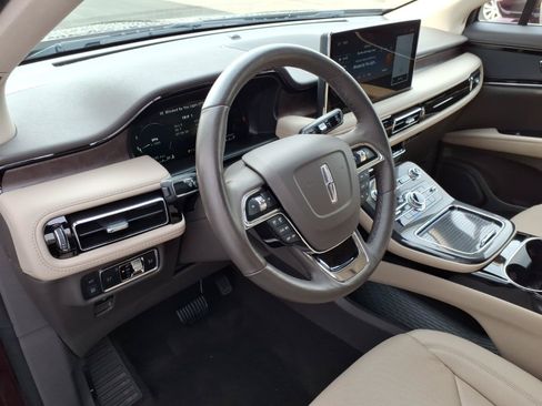 Used 2023 Lincoln Nautilus Reserve AWD/4WD image 17