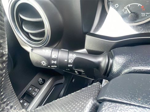 Used 2019 Toyota Tacoma Limited image 23