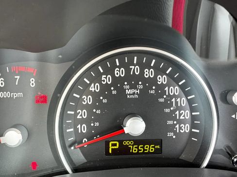 Used 2012 Kia Sedona EX w/ Luxury Pkg FWD image 26