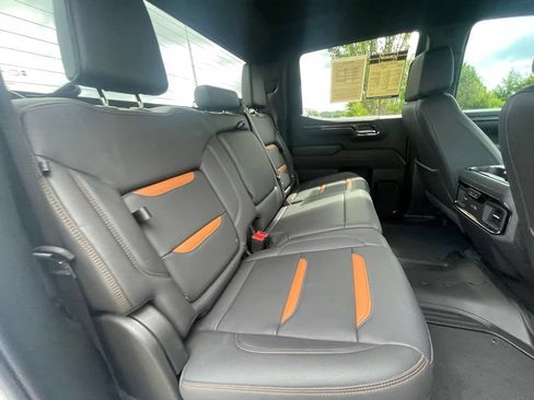 Used 2024 GMC Sierra 1500 AT4 w/ Technology Package AWD/4WD image 27