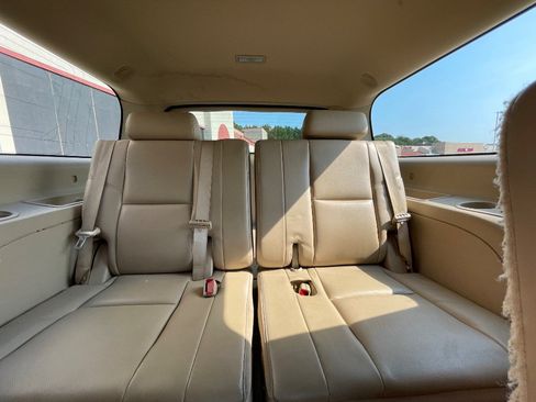 Used 2013 GMC Yukon XL Denali RWD image 32