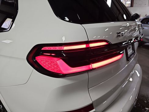 New 2026 BMW X7 M60i image 35