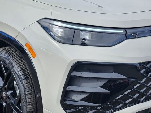 New 2026 Volkswagen Tiguan SE R-Line image 27