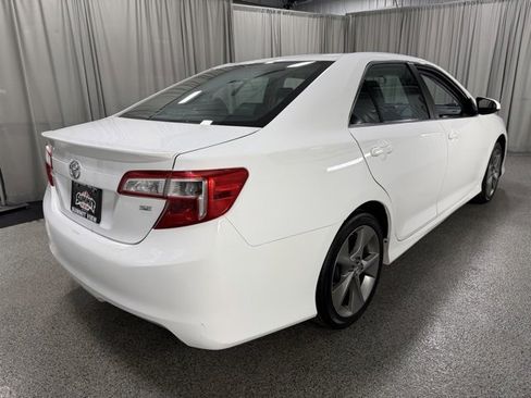 Used 2014 Toyota Camry SE image 4