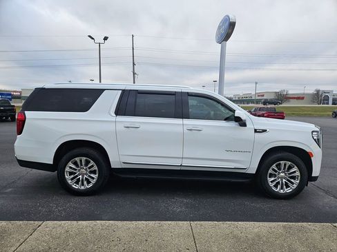 Used 2023 GMC Yukon XL SLT AWD/4WD image 5