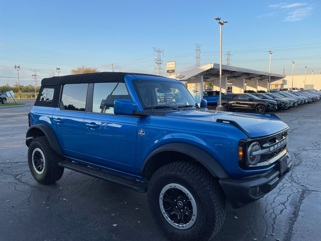 Used 2023 Ford Bronco Outer Banks w/ Sasquatch Package AWD/4WD image 7