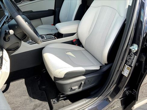 New 2026 Kia Sportage EX FWD image 16