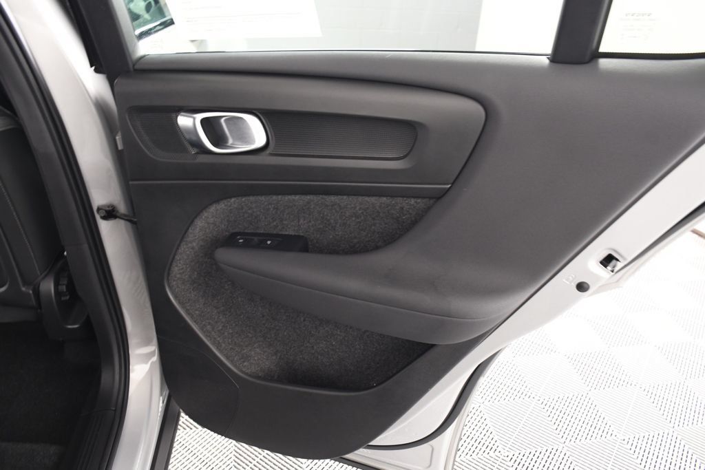 Used 2023 Volvo C40 Recharge Core AWD/4WD image 21