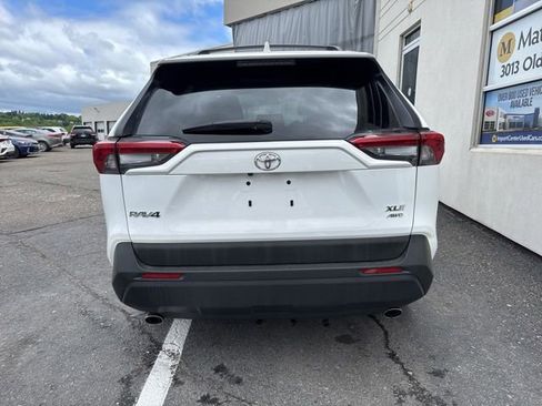 Used 2024 Toyota RAV4 XLE w/ Convenience Package AWD/4WD image 4