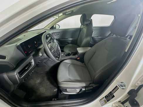 Used 2025 Kia K4 LXS image 13