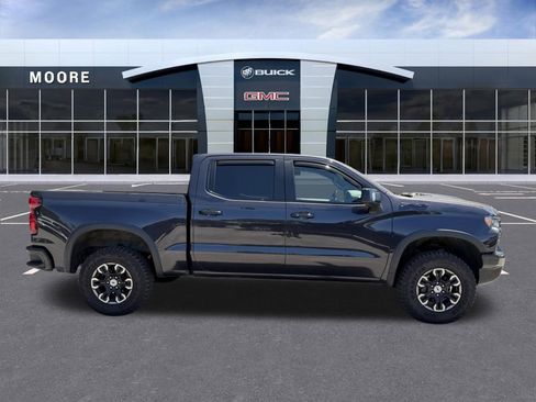 Used 2022 Chevrolet Silverado 1500 ZR2 w/ Technology Package AWD/4WD image 2