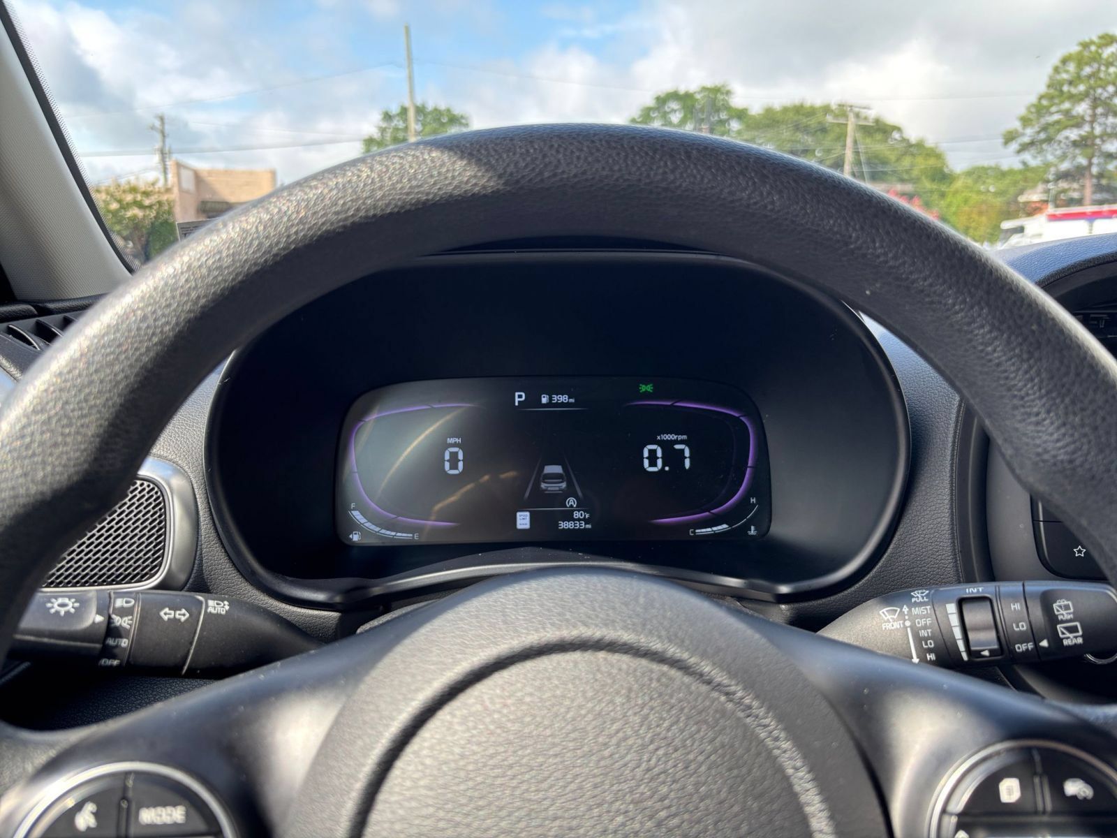 Used 2025 Kia Soul LX w/ LX Technology Package FWD image 31