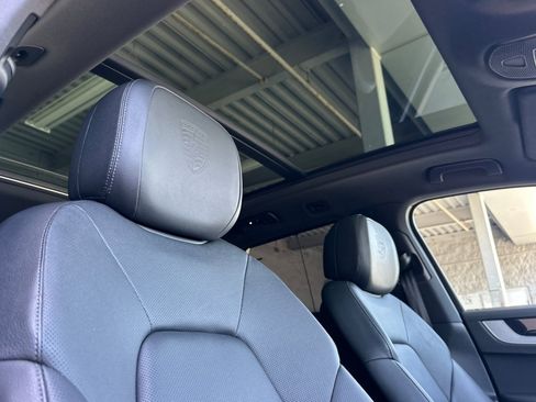 Used 2026 Porsche Cayenne E-Hybrid AWD/4WD image 17