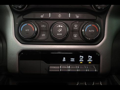 Used 2020 RAM 1500 Big Horn AWD/4WD image 23