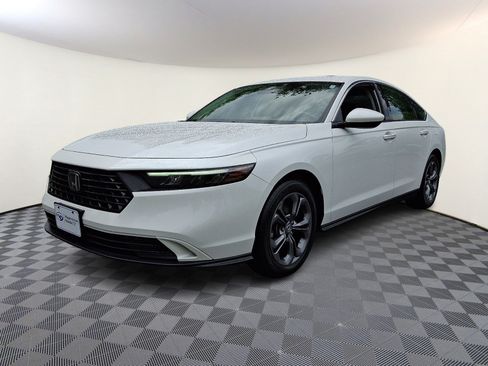 Used 2023 Honda Accord EX image 3