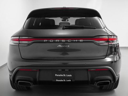 Used 2025 Porsche Macan image 11