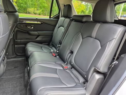 Used 2025 Honda Pilot EX-L image 23