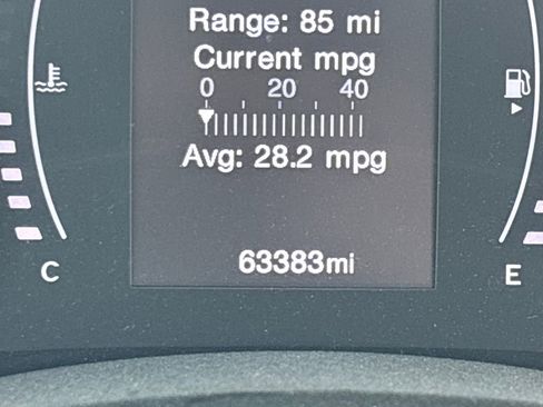 Used 2018 Jeep Renegade Latitude w/ Popular Equipment Group FWD image 24