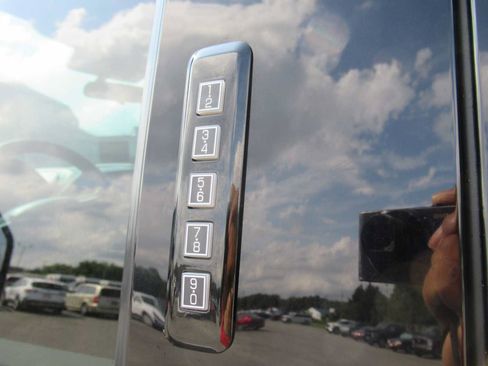 Used 2021 Ford F350 XLT w/ XLT Premium Package AWD/4WD image 24