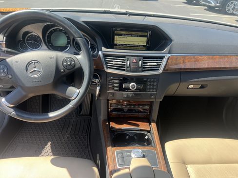 Used 2011 Mercedes-Benz E 350 BlueTEC Sedan image 31