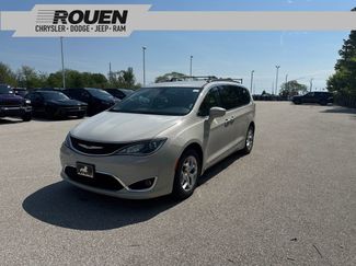 Used 2017 Chrysler Pacifica Touring-L w/ Tire & Wheel Group FWD 360° Tour