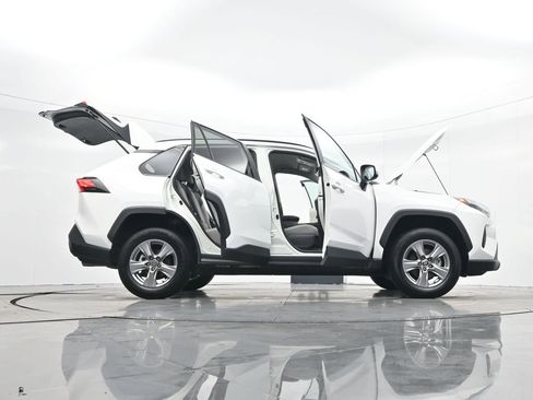 Used 2024 Toyota RAV4 XLE image 45