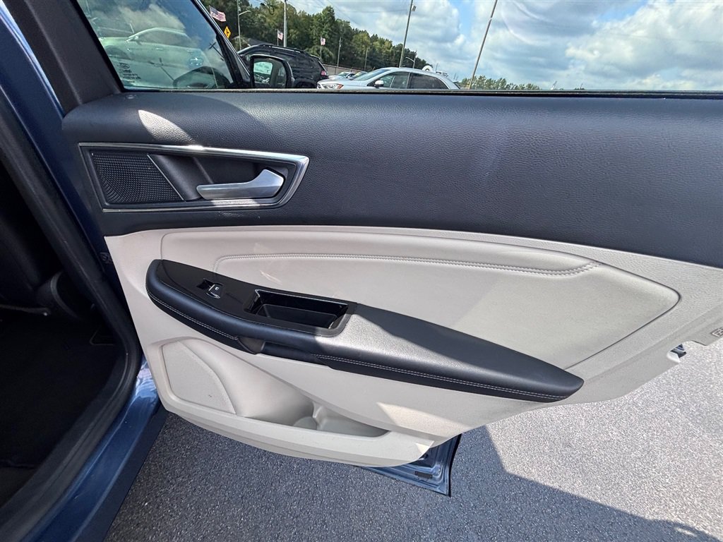 Used 2019 Ford Edge Titanium w/ Cargo Accessory Package FWD image 27