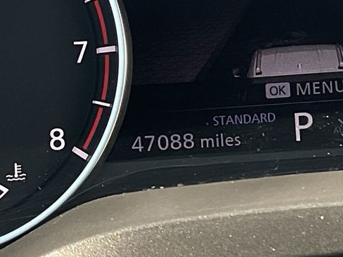 Used 2025 Nissan Rogue SV FWD image 38