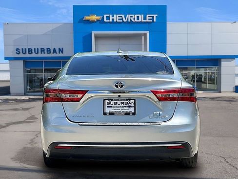 Used 2018 Toyota Avalon Limited FWD image 4