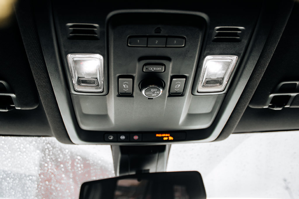 Used 2021 GMC Yukon AT4 w/ Technology Package AWD/4WD image 21