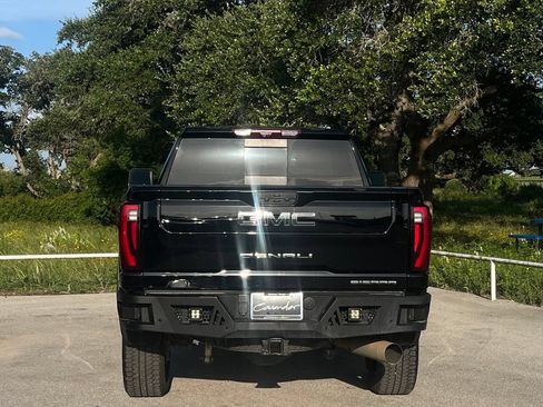 Used 2024 GMC Sierra 2500 Denali Ultimate AWD/4WD image 6