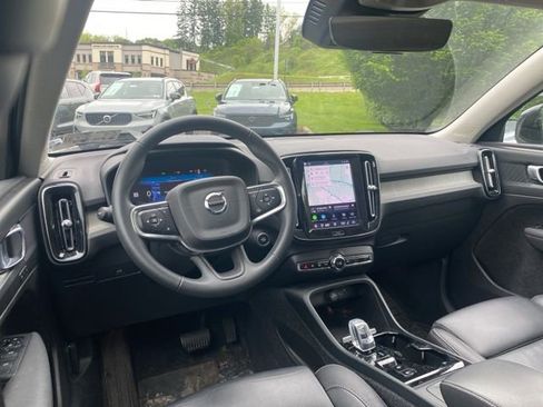 Used 2023 Volvo XC40 B5 Plus w/ Climate Package AWD/4WD image 16