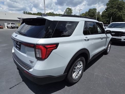 New 2026 Ford Explorer Active RWD image 15
