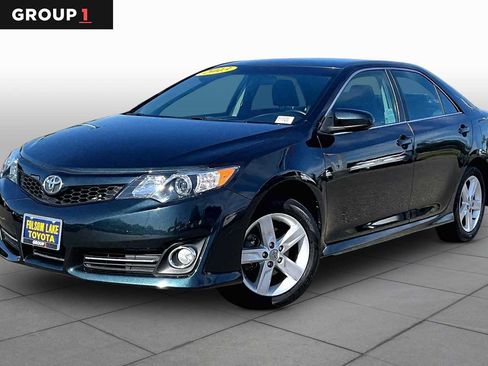 Used 2013 Toyota Camry SE FWD image 1