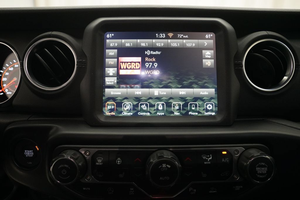 Used 2022 Jeep Wrangler Unlimited Sahara w/ LED Lighting Group AWD/4WD image 6