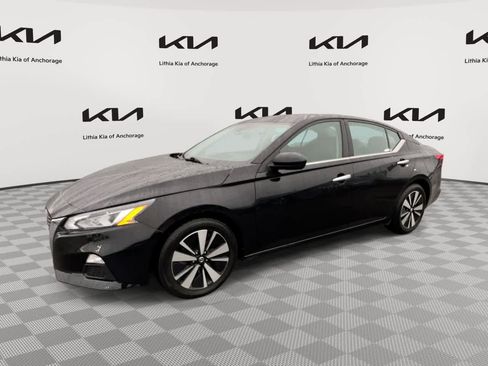 Used 2021 Nissan Altima 2.5 SV FWD image 1