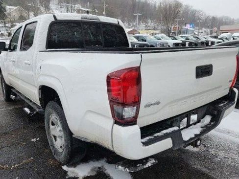 Used 2023 Toyota Tacoma SR image 4