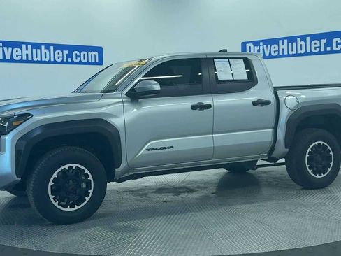 Used 2024 Toyota Tacoma TRD Off-Road image 4