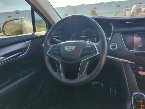 Used 2017 Cadillac XT5 Luxury w/ LPO, Wheel Lock Package FWD image 28