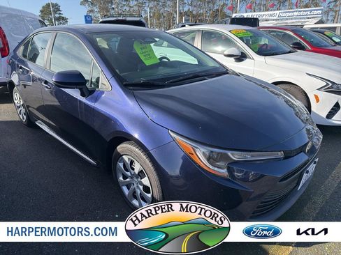 Used 2024 Toyota Corolla LE image 1
