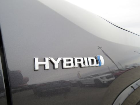 Used 2019 Toyota RAV4 XSE image 11