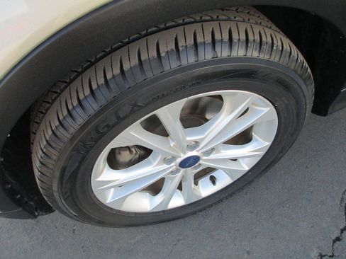 Used 2017 Ford Escape SE w/ SE Cold Weather Package image 11