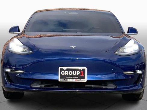 Used 2019 Tesla Model 3 Standard Range image 3