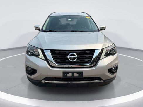 Used 2019 Nissan Pathfinder SV AWD/4WD image 2