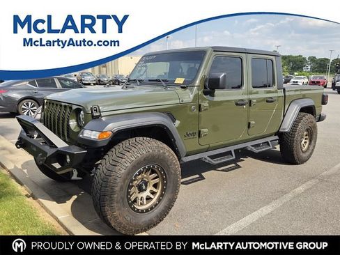 Used 2023 Jeep Gladiator Sport AWD/4WD image 1