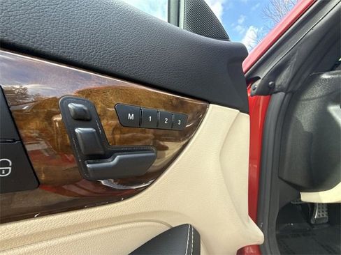 Used 2015 Mercedes-Benz SLK 250 image 12