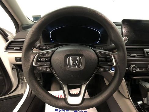 Used 2018 Honda Accord EX image 14