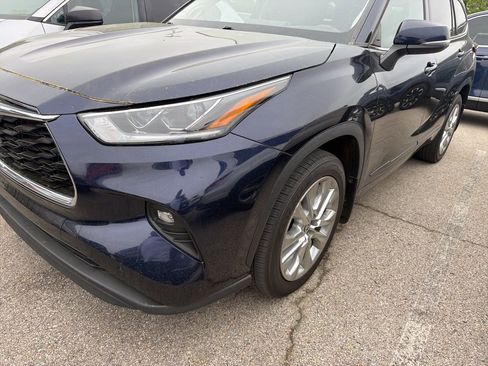 Used 2023 Toyota Highlander Limited image 1