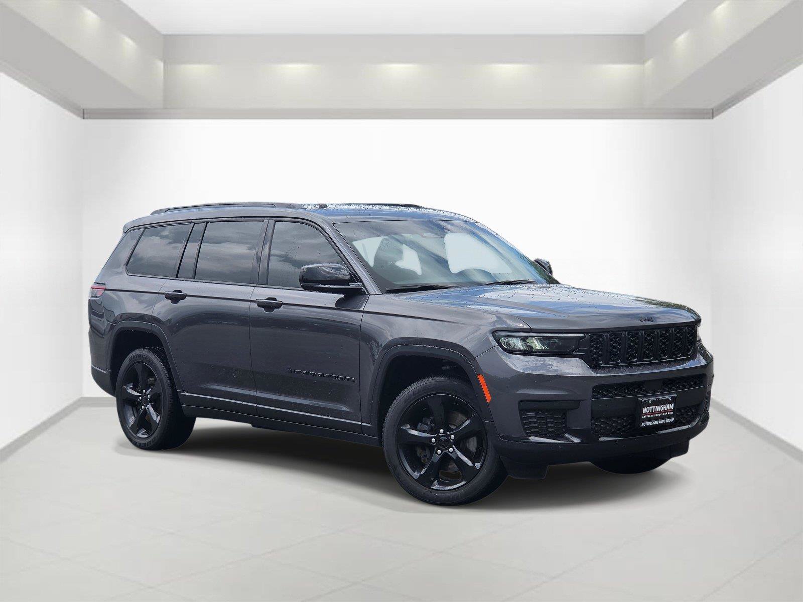 Used 2025 Jeep Grand Cherokee L Altitude AWD/4WD image 1
