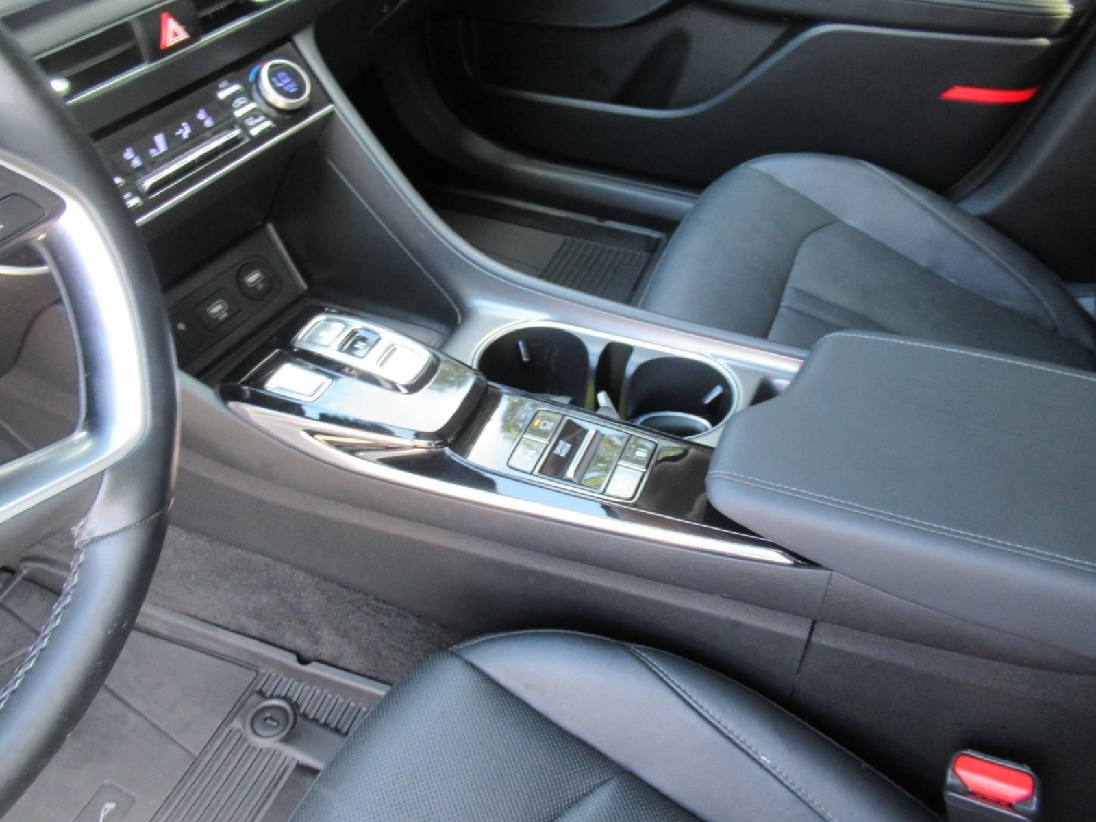 Used 2022 Hyundai Sonata Limited FWD image 16